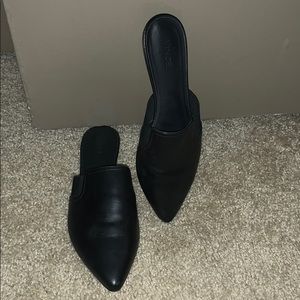 Vince, Black Leather Slip On Flats 7M